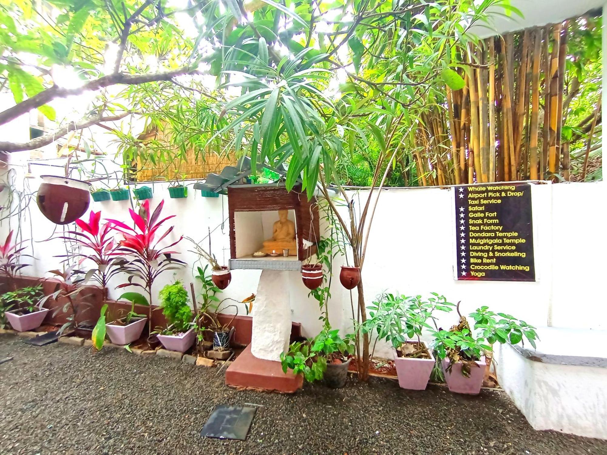 Ramesh Guesthouse Mirissa Exterior photo